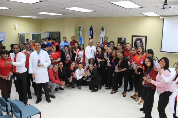 Hospital Ney Arias Lora agasaja colaboradores en el Día del Amor y la Amistad