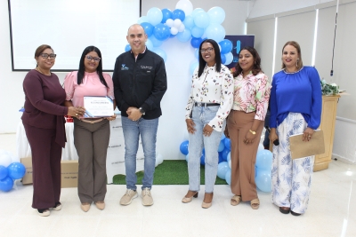 Hospital Ney Arias Lora entrega reconocimientos a sus bioanalistas en su día