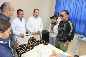 Titular SNS visita pacientes ingresados en el Ney Arias Lora