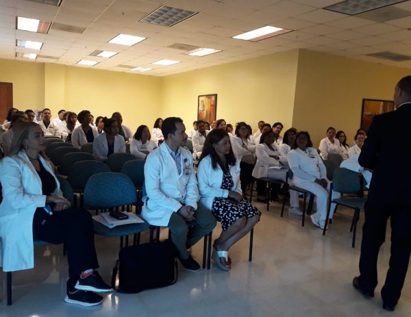 Hospital Ney Arias Lora Induce Personal en ruta de Evacuación Del Centro De Salud