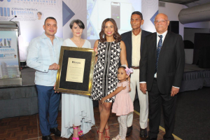 Ney Arias Lora conmemora  14 Aniversario y celebra XIII Jornada Científica