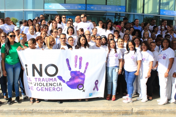 Hospital Ney Arias Lora realiza caminata y charlas de prevención por la No Violencia contra la Mujer