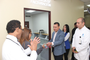 Ney Arias inaugura moderna área de facturación