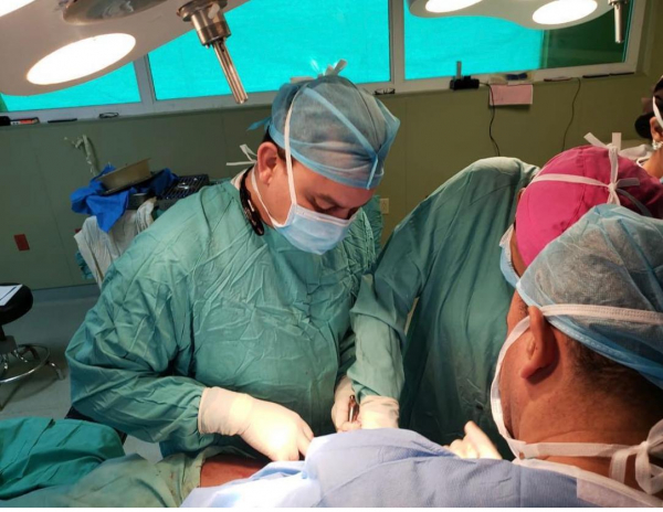 Director Hospital Ney Arias Lora realiza junto a varios especialistas diversos procedimientos quirúrgicos