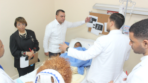 Durante feriado de Navidad, Ney Arias Lora asiste más de 400 pacientes