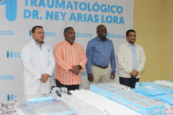 El Hospital Ney Arias Lora recibe donativo  del Gabinete Social